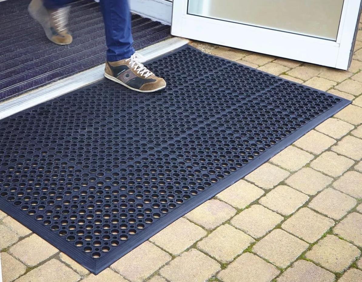 Anit – fatigue rubber Ramp Mat 90cm x 150cm x 12mm 
